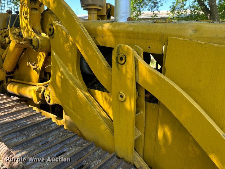 image for item EB2557 Caterpillar track loader