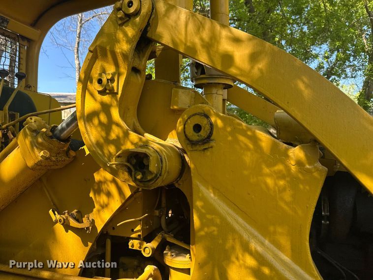 image for item EB2557 Caterpillar track loader