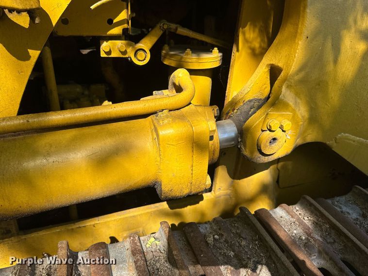 image for item EB2557 Caterpillar track loader