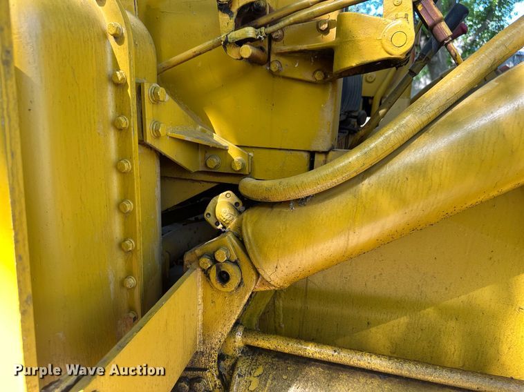 image for item EB2557 Caterpillar track loader