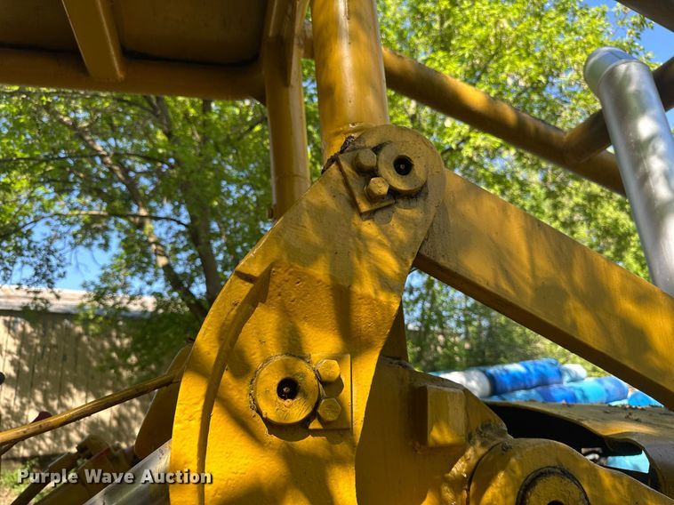 image for item EB2557 Caterpillar track loader