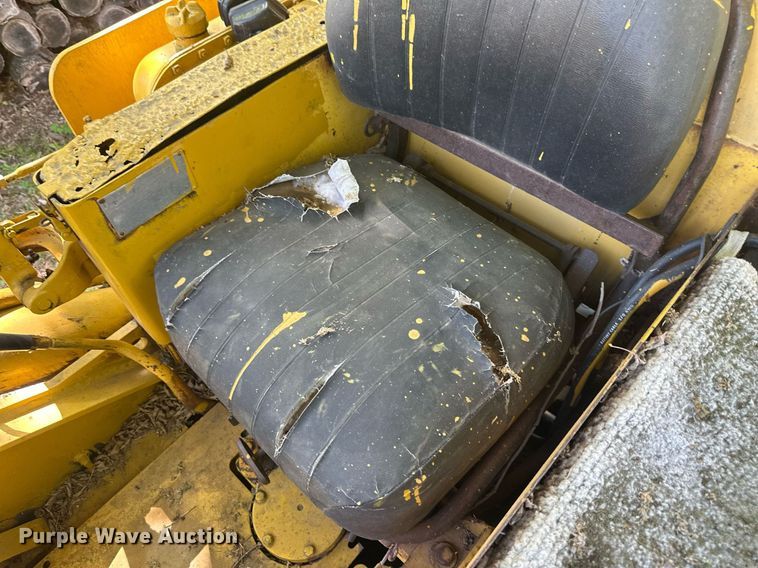 image for item EB2557 Caterpillar track loader