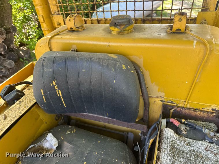 image for item EB2557 Caterpillar track loader