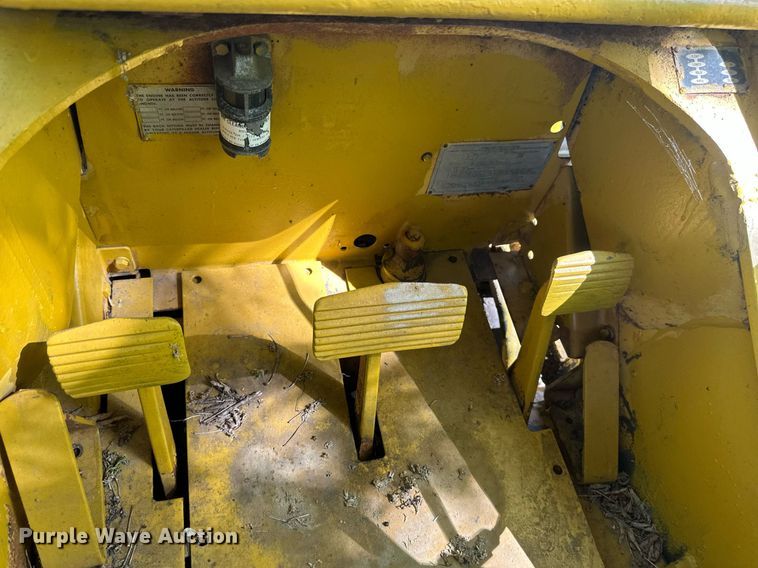 image for item EB2557 Caterpillar track loader