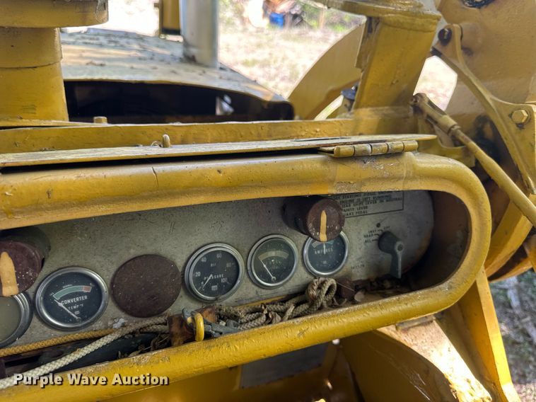 image for item EB2557 Caterpillar track loader