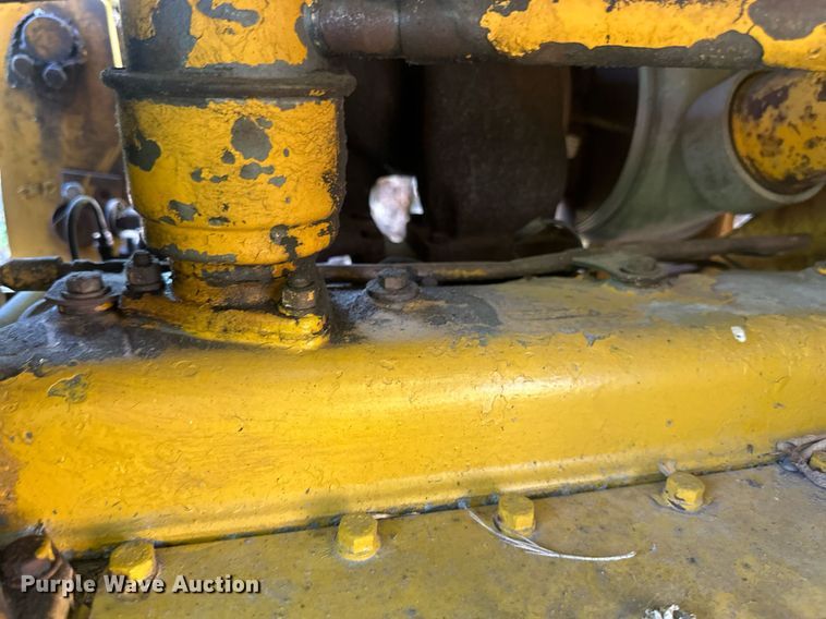 image for item EB2557 Caterpillar track loader