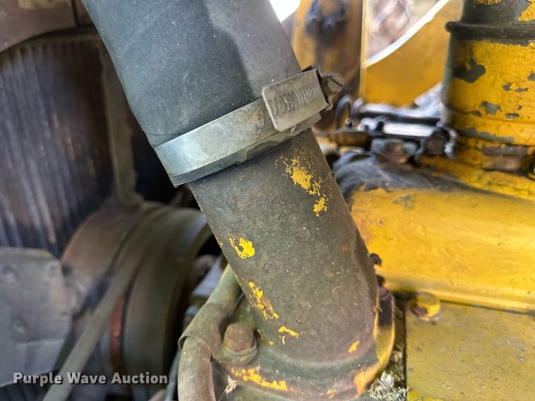 image for item EB2557 Caterpillar track loader