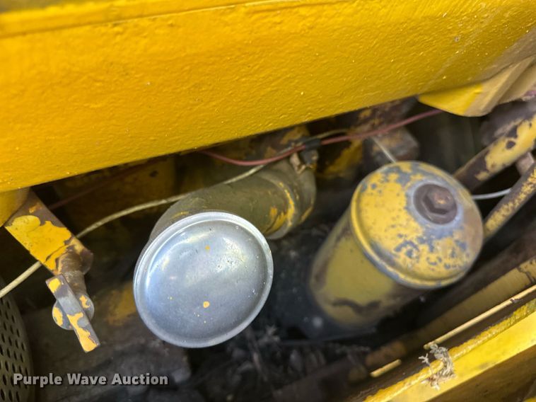 image for item EB2557 Caterpillar track loader