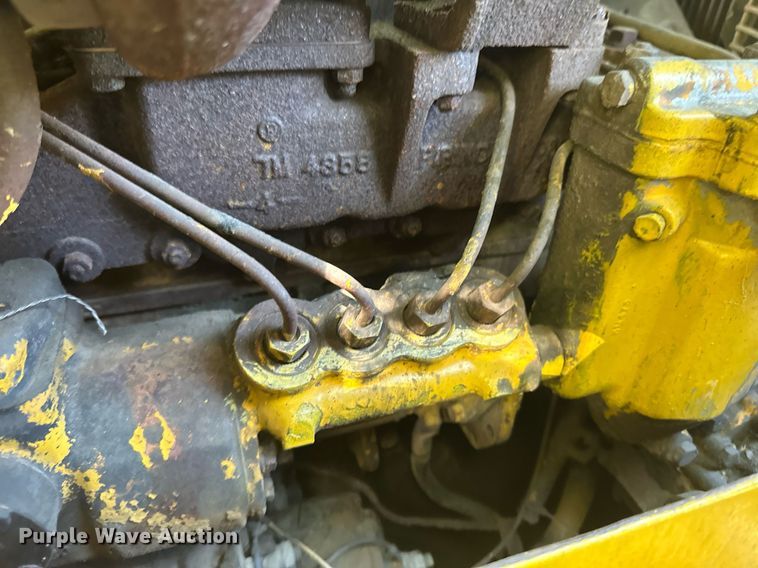 image for item EB2557 Caterpillar track loader