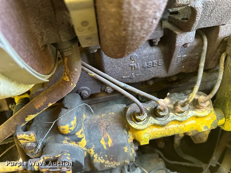 image for item EB2557 Caterpillar track loader