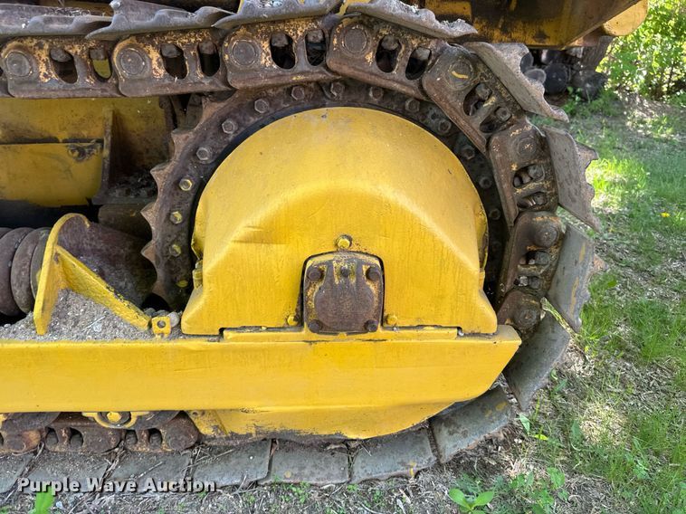 image for item EB2557 Caterpillar track loader