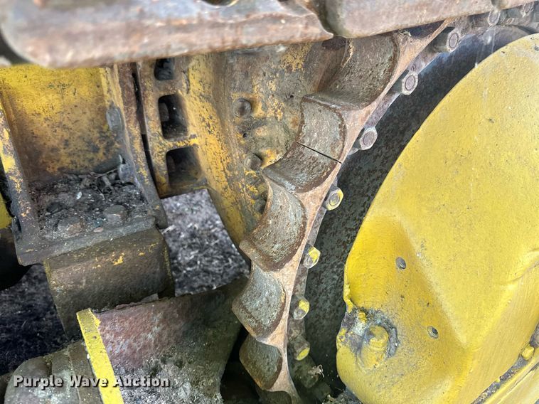 image for item EB2557 Caterpillar track loader