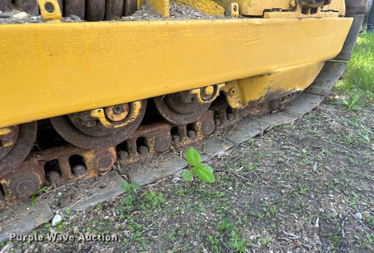 image for item EB2557 Caterpillar track loader