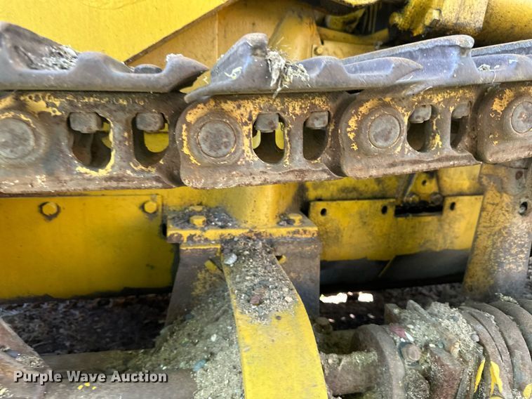 image for item EB2557 Caterpillar track loader