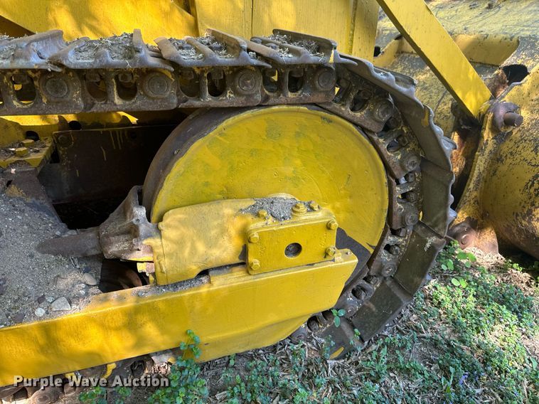 image for item EB2557 Caterpillar track loader