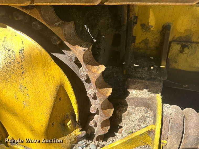 image for item EB2557 Caterpillar track loader