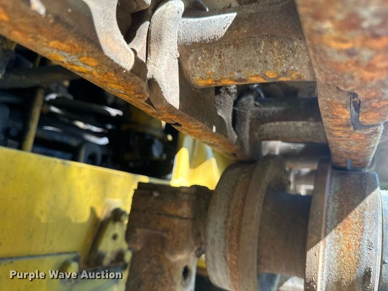 image for item EB2557 Caterpillar track loader