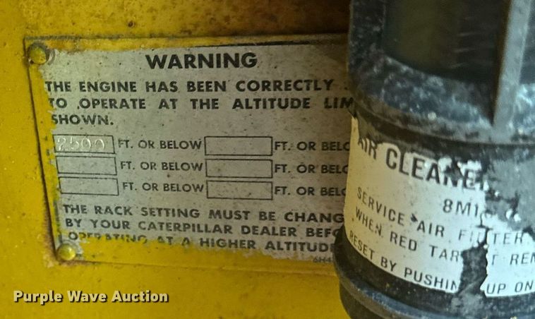 image for item EB2557 Caterpillar track loader