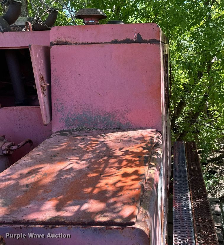 image for item EB2558 1971 Koehring 1066 excavator