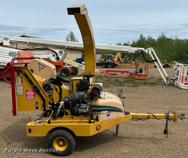 image for item EB2576 2010 Vermeer BC600XL wood chipper
