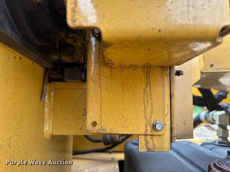 image for item EB2576 2010 Vermeer BC600XL wood chipper