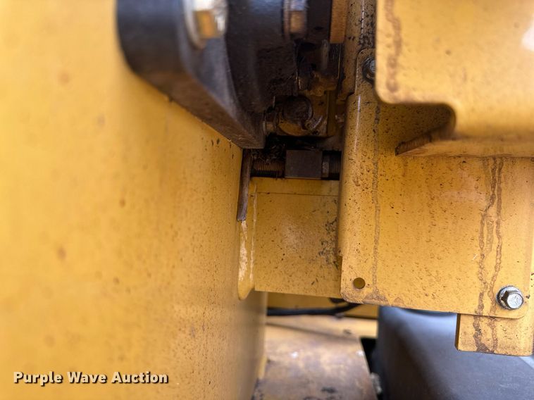 image for item EB2576 2010 Vermeer BC600XL wood chipper