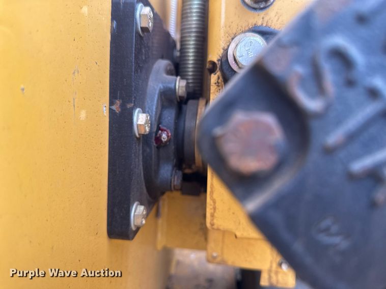 image for item EB2576 2010 Vermeer BC600XL wood chipper