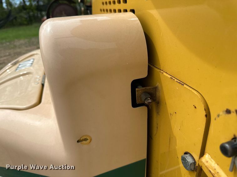 image for item EB2576 2010 Vermeer BC600XL wood chipper