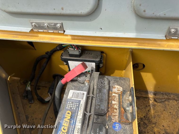 image for item EB2576 2010 Vermeer BC600XL wood chipper