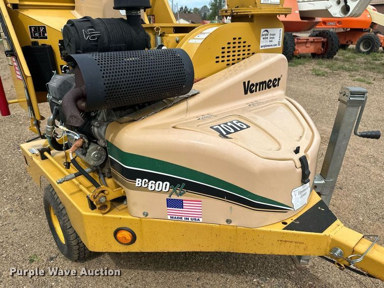 image for item EB2576 2010 Vermeer BC600XL wood chipper