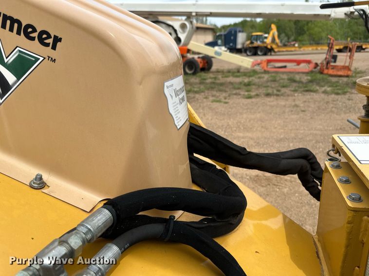 image for item EB2576 2010 Vermeer BC600XL wood chipper