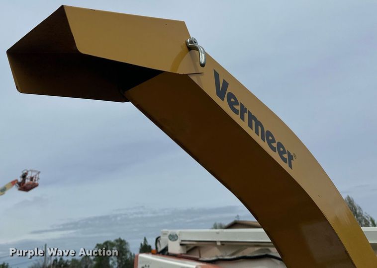 image for item EB2576 2010 Vermeer BC600XL wood chipper