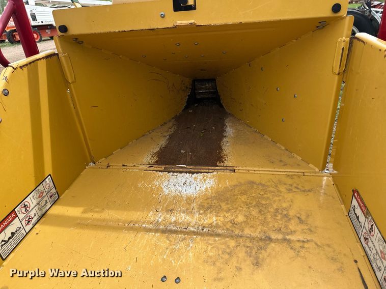 image for item EB2576 2010 Vermeer BC600XL wood chipper