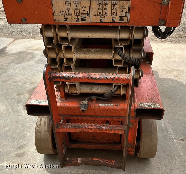 image for item EB2579 2007 Snorkel S1930 scissor lift