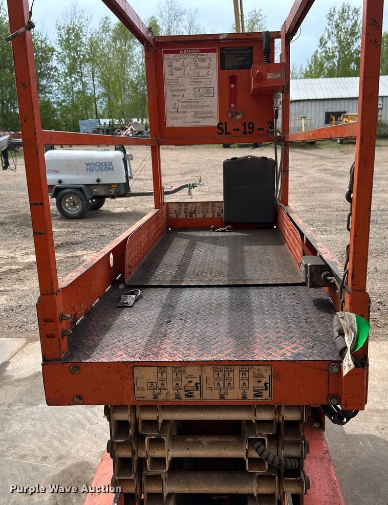 image for item EB2579 2007 Snorkel S1930 scissor lift