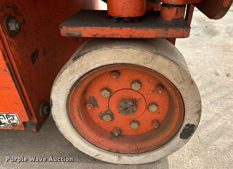 image for item EB2579 2007 Snorkel S1930 scissor lift