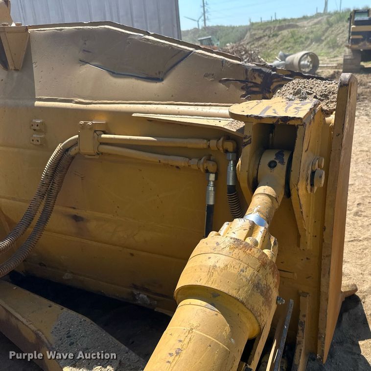 image for item EB2587 2016 Caterpillar D7E dozer
