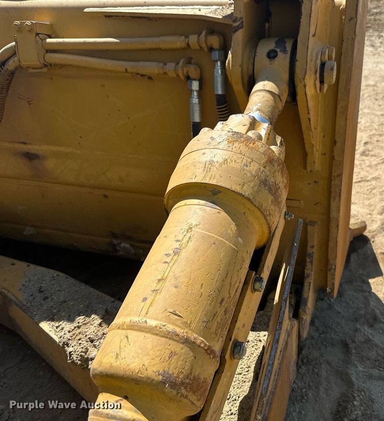 image for item EB2587 2016 Caterpillar D7E dozer