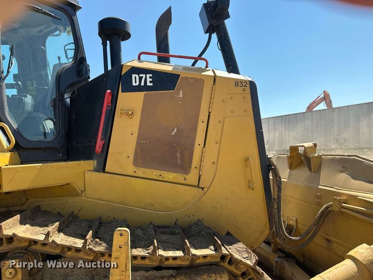 image for item EB2587 2016 Caterpillar D7E dozer