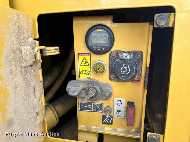 image for item EB2587 2016 Caterpillar D7E dozer