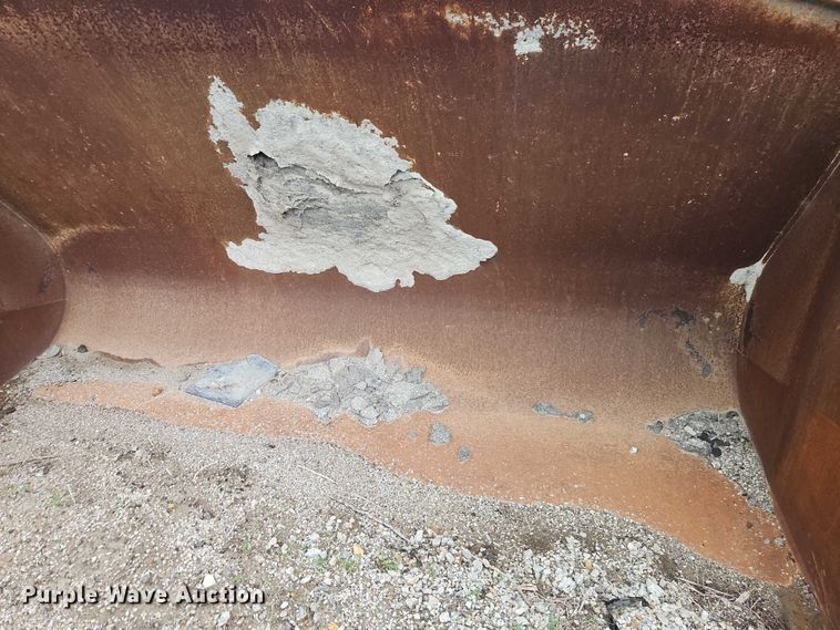 image for item EB8075 2015 Volvo 84775 wheel loader bucket