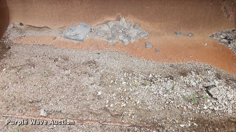 image for item EB8075 2015 Volvo 84775 wheel loader bucket