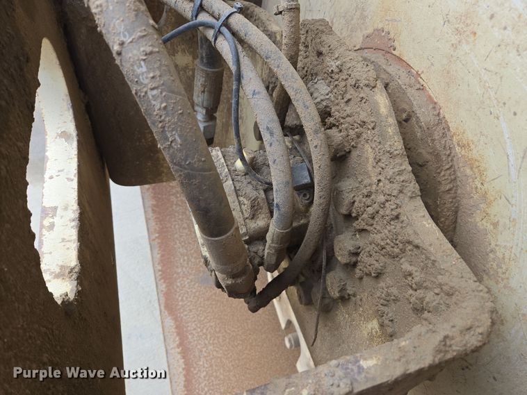 image for item EC0921 2004 Ingersoll Rand SD-122DX TF single drum vibratory roller