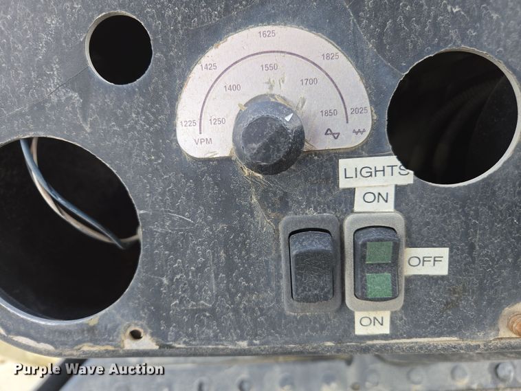 image for item EC0921 2004 Ingersoll Rand SD-122DX TF single drum vibratory roller