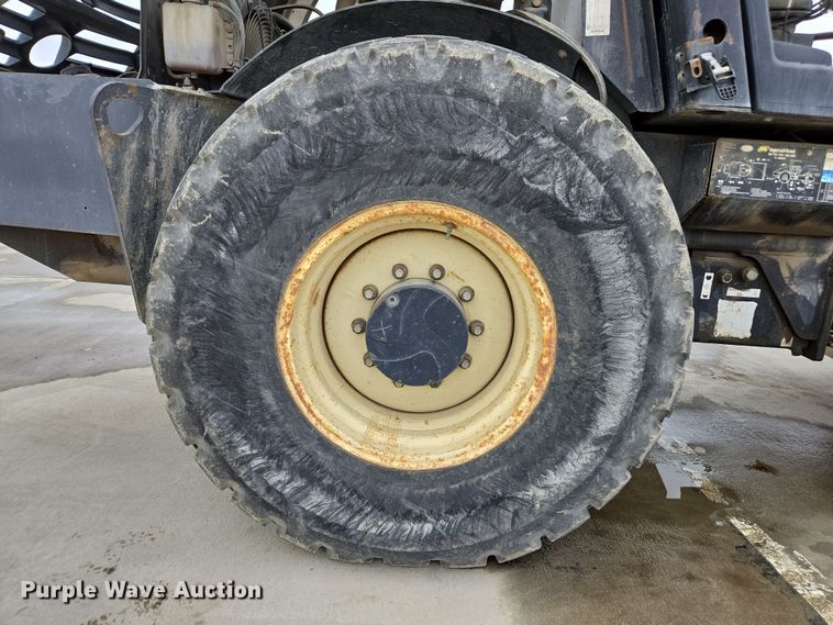 image for item EC0921 2004 Ingersoll Rand SD-122DX TF single drum vibratory roller