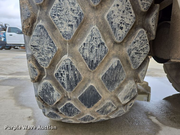 image for item EC0921 2004 Ingersoll Rand SD-122DX TF single drum vibratory roller