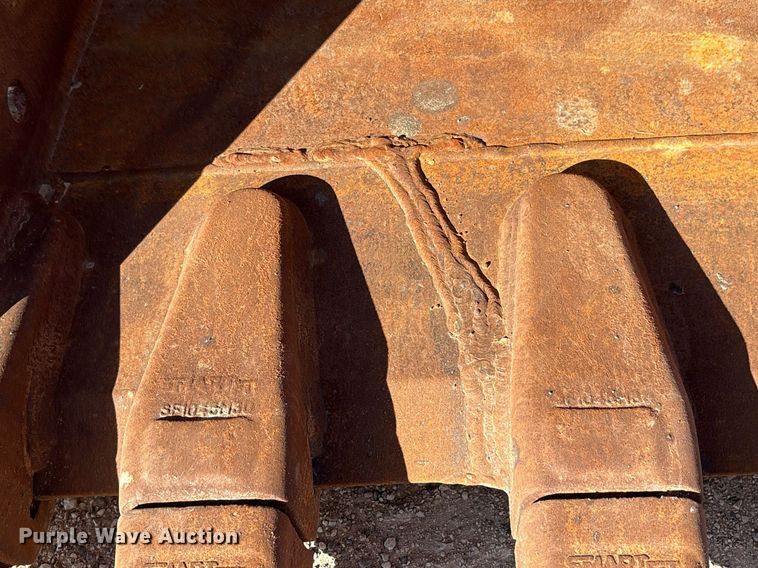 image for item EC1392 2019 Case CX250D excavator