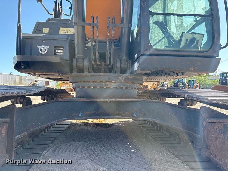 image for item EC1392 2019 Case CX250D excavator