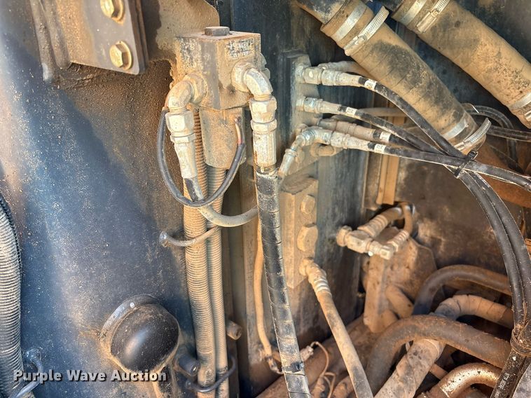 image for item EC1392 2019 Case CX250D excavator