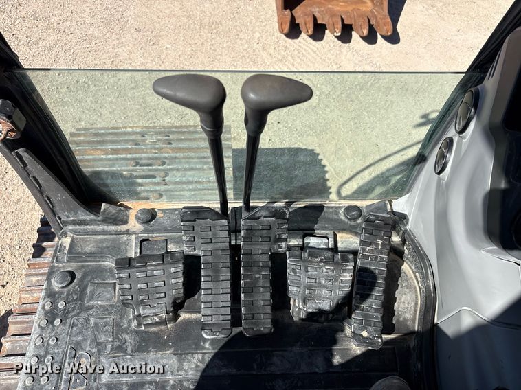 image for item EC1392 2019 Case CX250D excavator